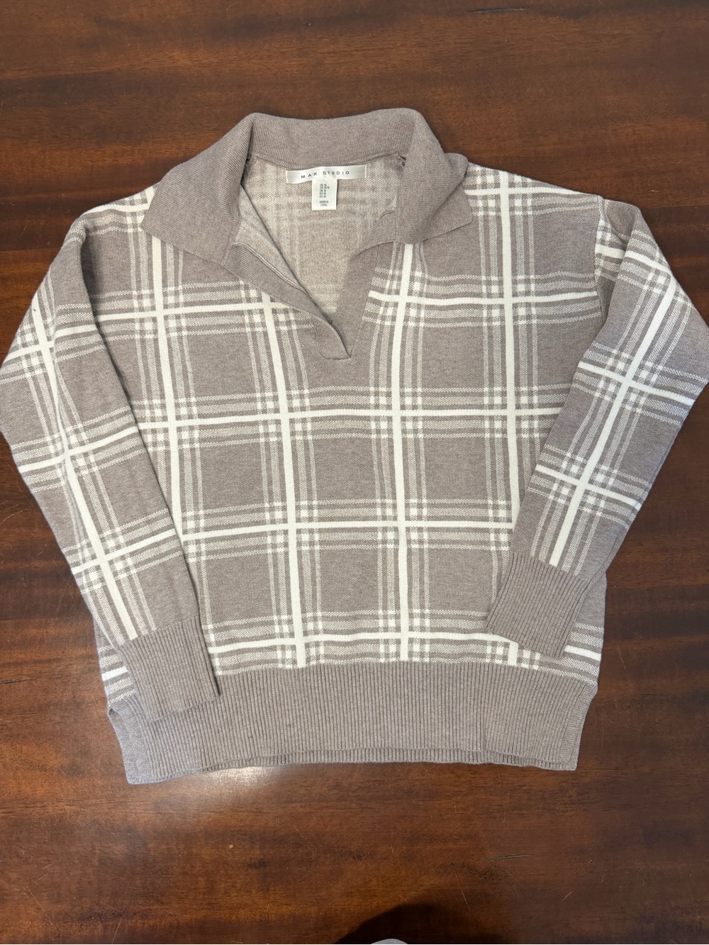 Max Studio Men's Taupe and White Plaid V-Neck Sweater